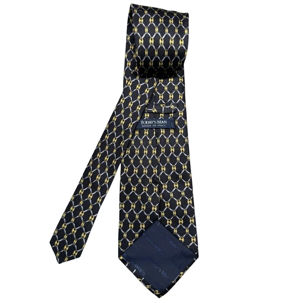 Today's Man 100% Silk Tie W/ Gold & Silver Chain Pattern Navy Background‎ Italy
